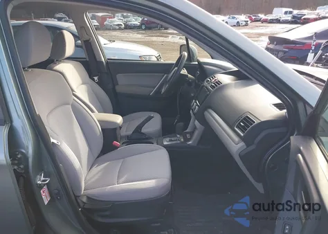 2017 Subaru Forester 2.5I Premium z USA, uszkodzony, nr VIN JF2SJAEC0HH413517